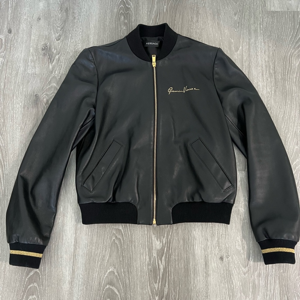 VERSACE Gianni Signature Black Leather Bomber Jacket (Unisex) Size 44 (10)